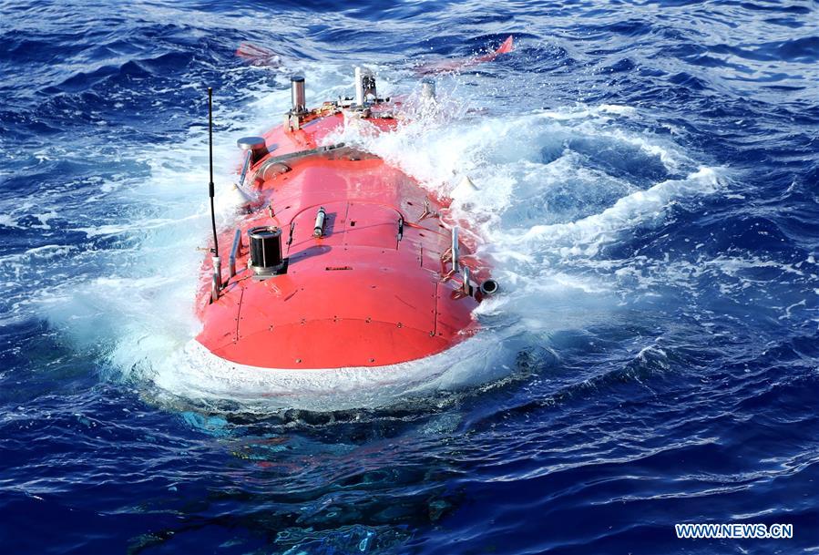 Submersível Jiaolong mergulha até 6,699 metros na Fossa das Marianas