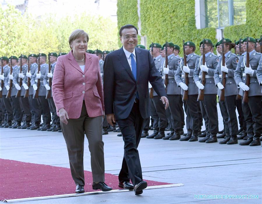 Premiê chinês pede esforços conjuntos com Alemanha para promover liberalização comercial e relações bilaterais