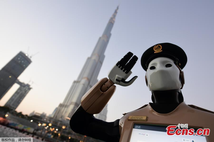 Primeiro robô policial do mundo em operação no Dubai