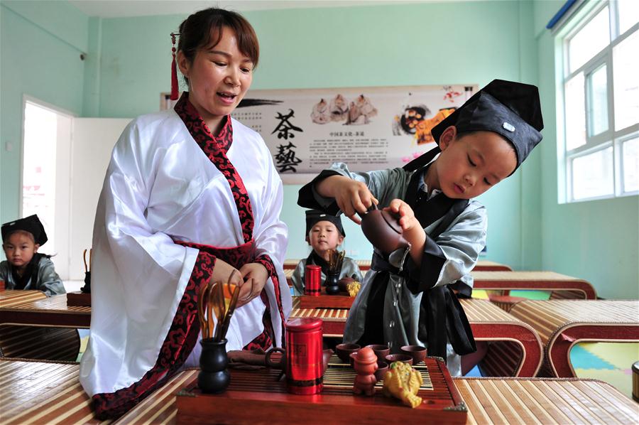 Celebrações do Dia das Crianças ao redor da China