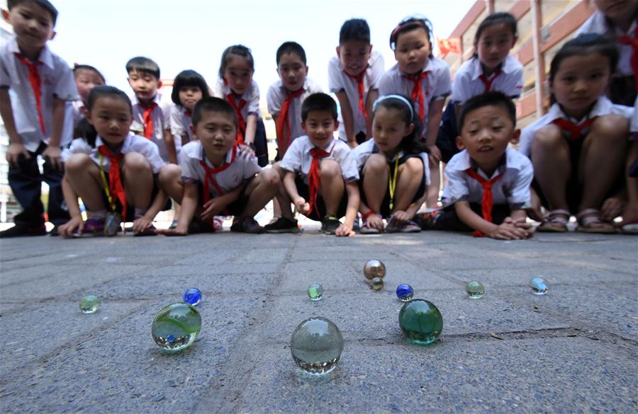 Celebrações do Dia das Crianças ao redor da China