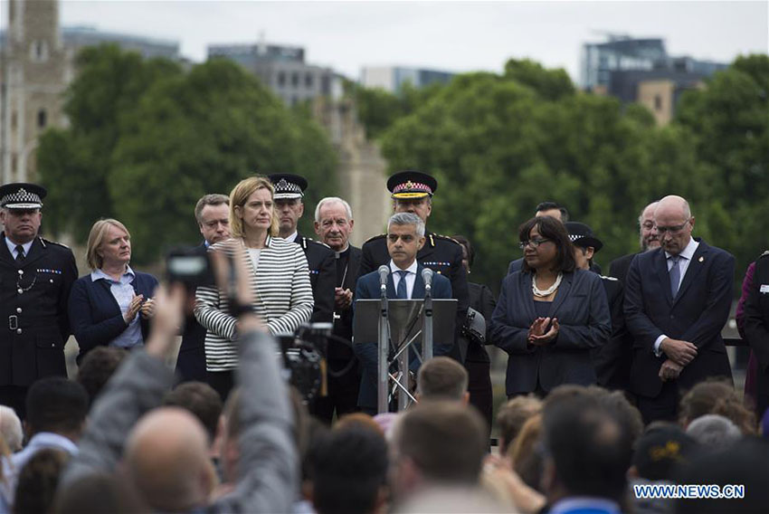 Londres realiza luto pelas vítimas do ataque na Ponte de Londres