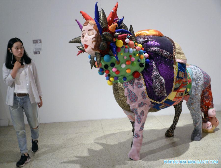 Exposição de arte exibe trabalhos de graduados em Hangzhou no leste da China