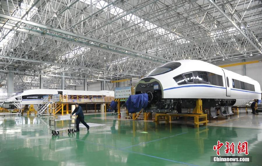 Equipamentos ferroviários chineses tornam-se “cartão-de-visita” da China