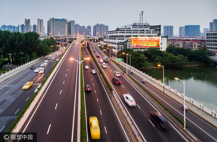 Panorama aéreo do viaduto Saihongqiao em Nanjing