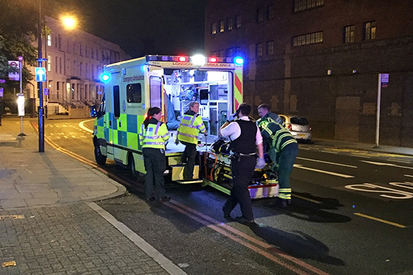 Incidente em mesquita de Londres deixa 1 morto e 10 feridos