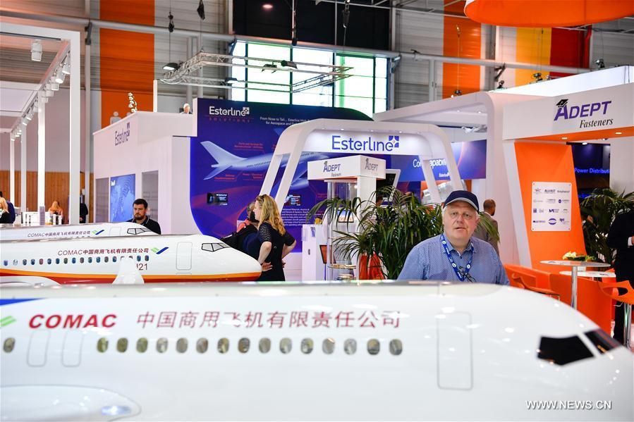 Fabricantes chineses apresentam seus produtos no Show Aéreo de Paris