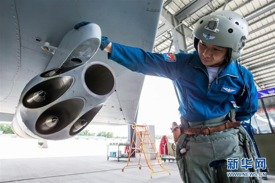 Caça J-10B participará dos Jogos Mundiais Militares 2017