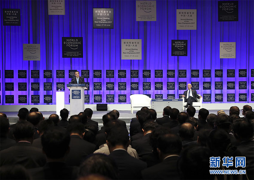 Li Keqiang: China comprometida com globalização econômica e livre comércio