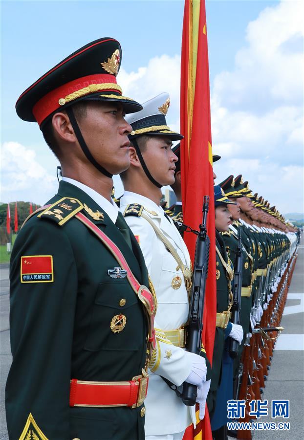 Presidente Xi inspeciona guarnição do ELP em Hong Kong