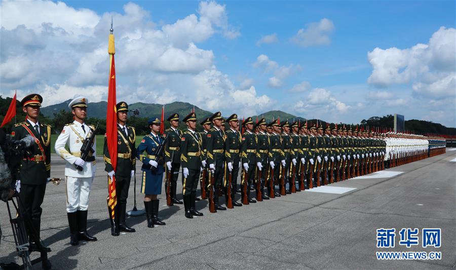 Presidente Xi inspeciona guarnição do ELP em Hong Kong