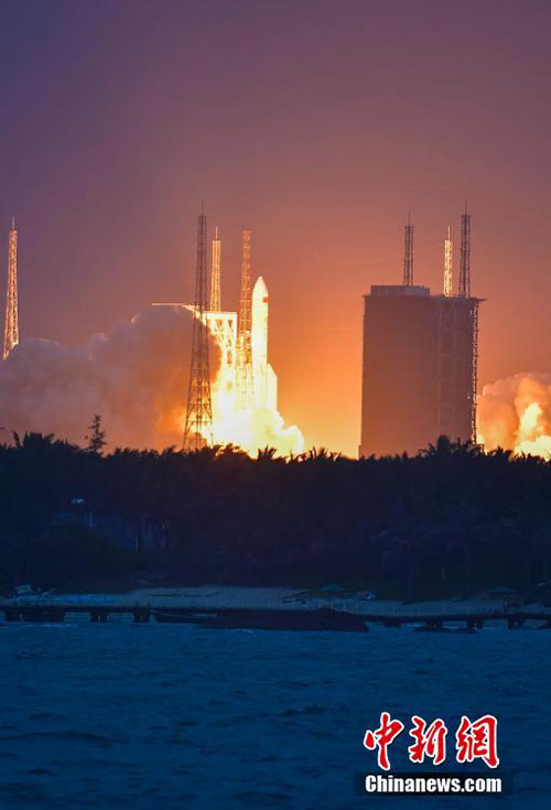 Longa Marcha-5: Falha Lançamento de foguete chinês para colocar satélite em órbita