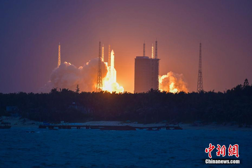 Longa Marcha-5: Falha Lançamento de foguete chinês para colocar satélite em órbita