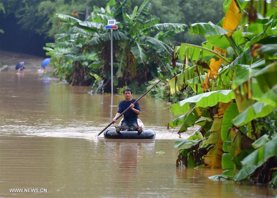 Inundações em Guangxi deixam 16 mortos e levam à evacuação de 94 mil pessoas 