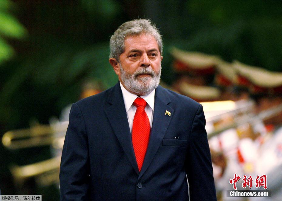  Ex-presidente brasileiro Lula condenado a nove anos e meio de prisão