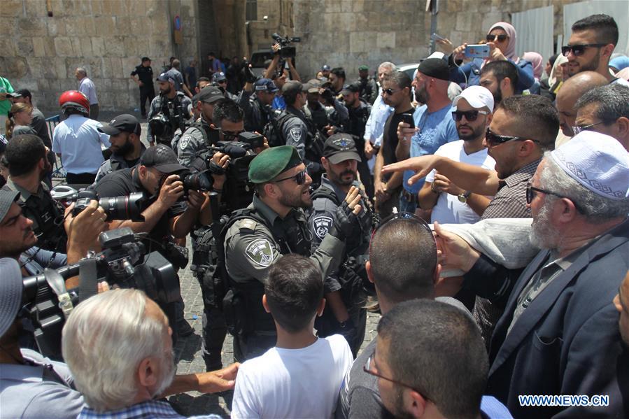 Protesto muçulmano prossegue após reabertura do complexo de Al-Aqsa em Jerusalém