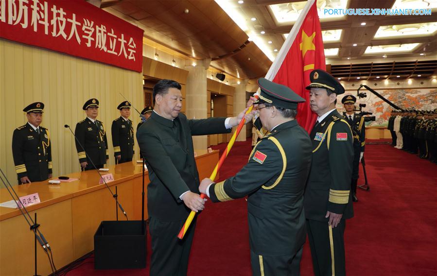 Xi Jinping pede progresso em educação e pesquisa militares
