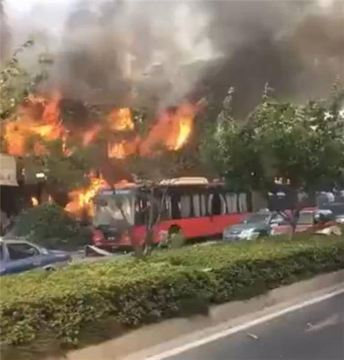 Explosão em loja deixa 2 mortos e 55 feridos em Hangzhou