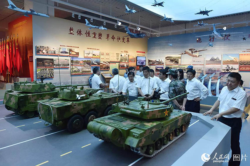 Exposição comemorativa do 90º aniversário do Exército de Libertação Popular é realizada em Beijing