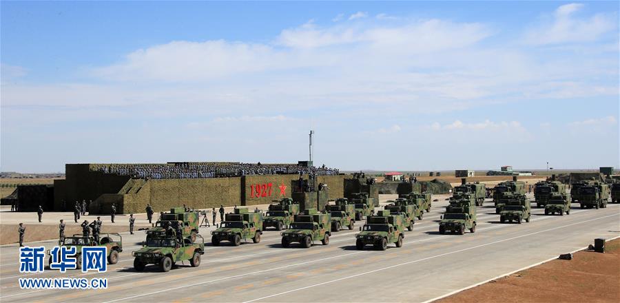 China demonstra equipamentos de guerra eletrônica em desfile pelo Dia do Exército