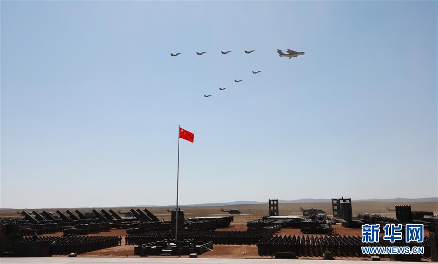 China demonstra equipamentos de guerra eletrônica em desfile pelo Dia do Exército
