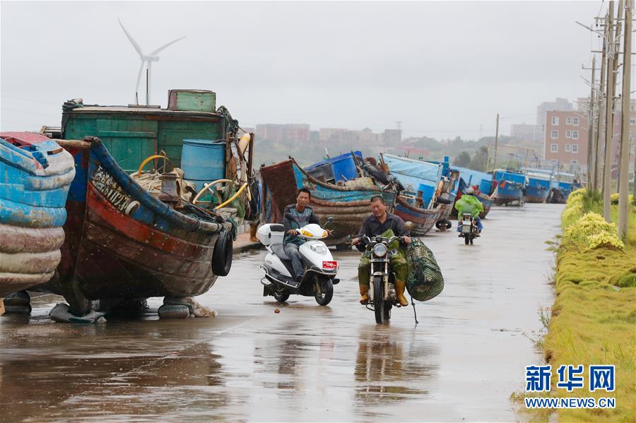 Tufão Naset atinge província chinesa de Fujian