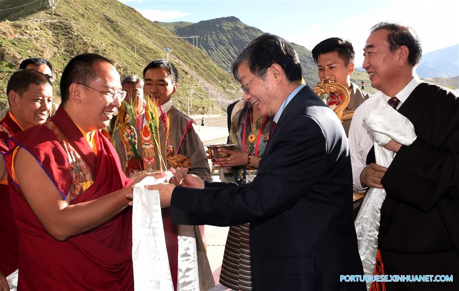 Panchen Lama realiza serviços budistas no Tibete