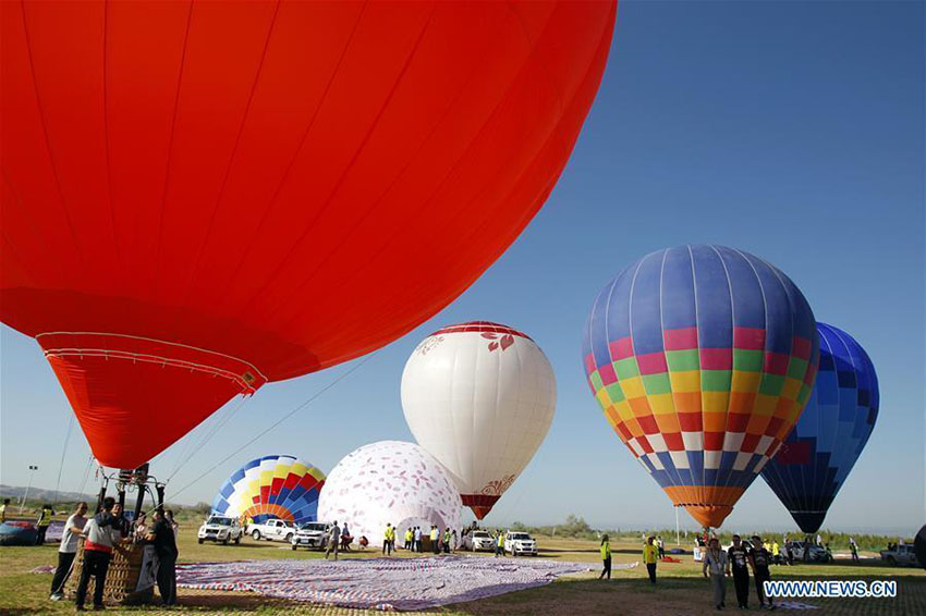Festival de balões de ar quente realizado em Ningxia