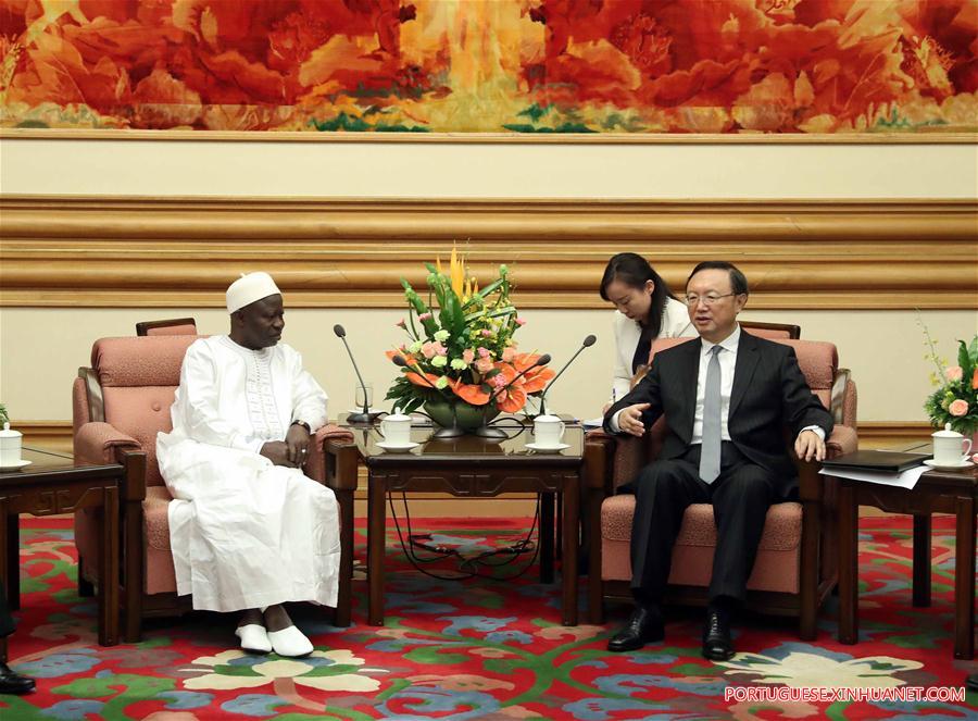 China cooperará com Gâmbia em infraestrutura, agricultura e turismo
