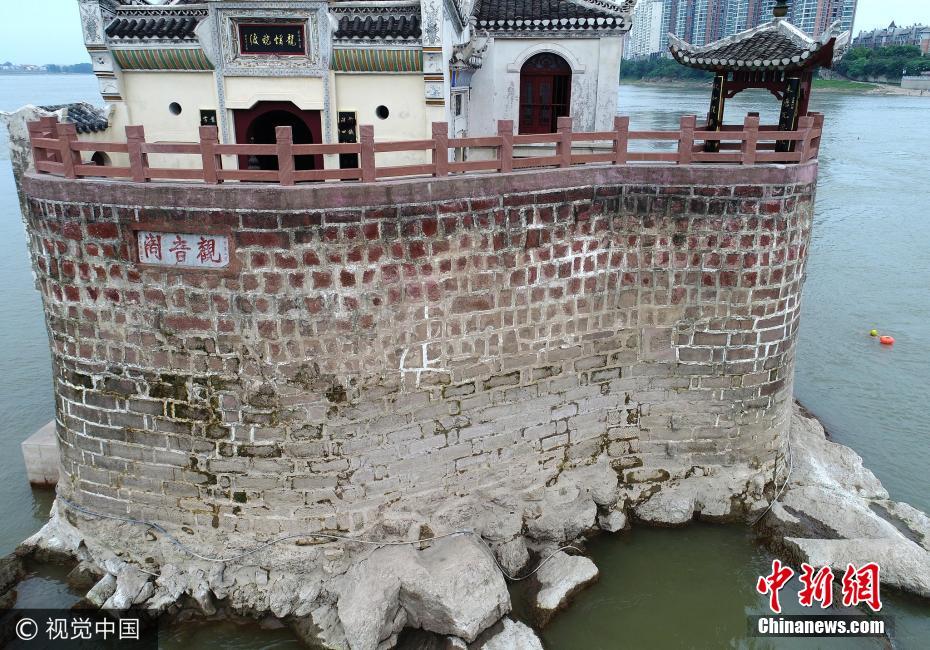 Templo ressurge após inundações em Hubei