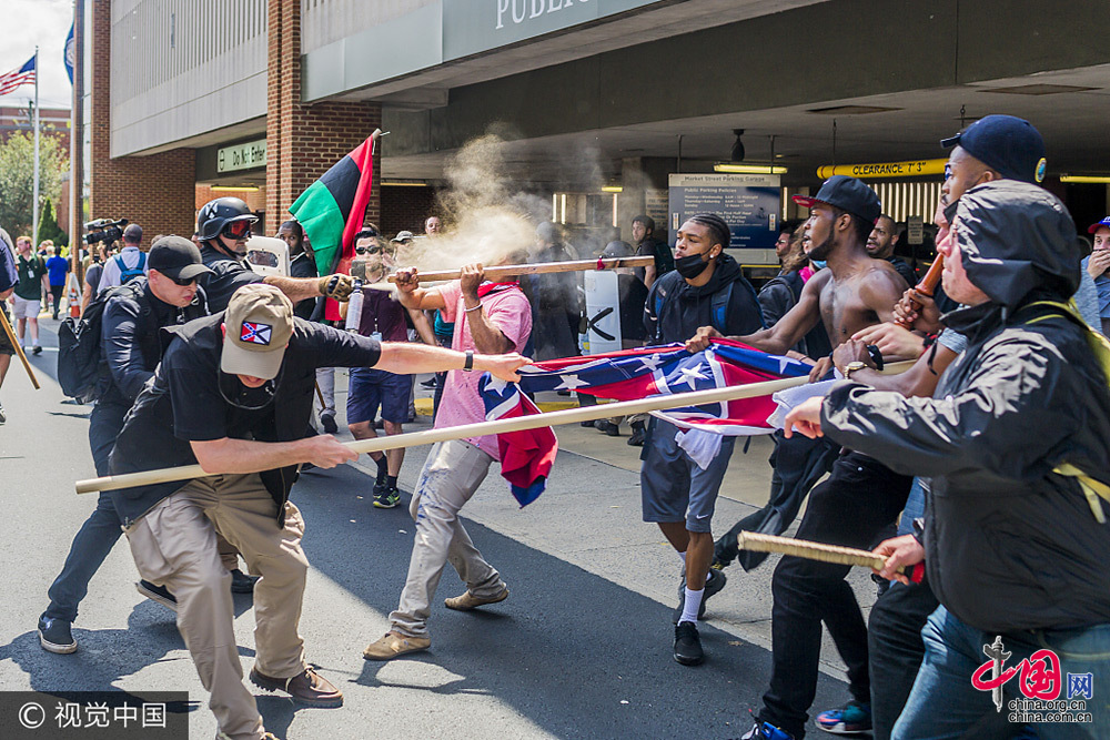 Manifestação supremacista branca na Virgínia causa três mortos e 34 feridos