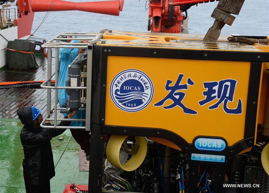 ROV chinês recolhe amostras no oceano Pacífico Ocidental
