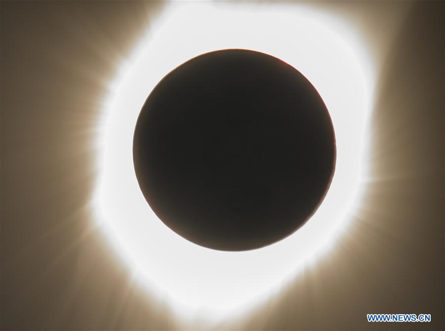 Milhares de americanos assistiram a eclipse solar total