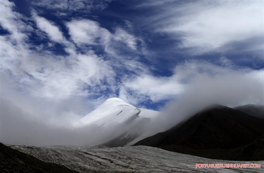 Em imagens: Pico Yuzhu das montanhas Kunlun em Qinghai