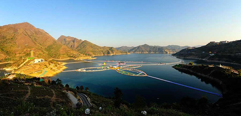 Calçada flutuante mais longa do mundo em Guizhou