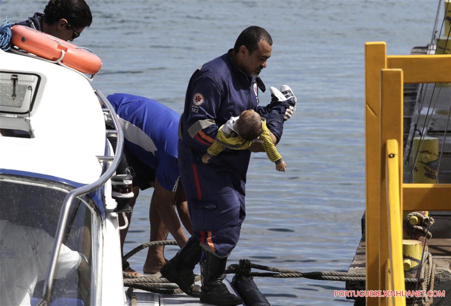 Naufrágio de barco de passageiros faz 18 mortos no Brasil