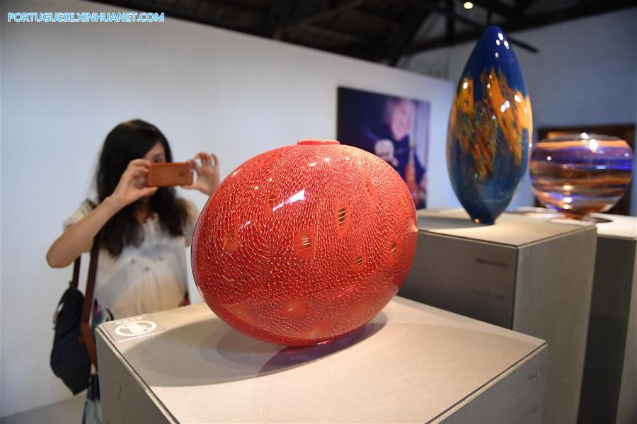Exposição de peças de vidro do artista Lino Tagliapietra é realizada em Taipei