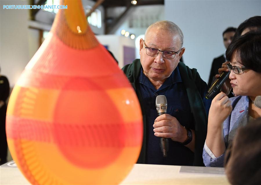 Exposição de peças de vidro do artista Lino Tagliapietra é realizada em Taipei