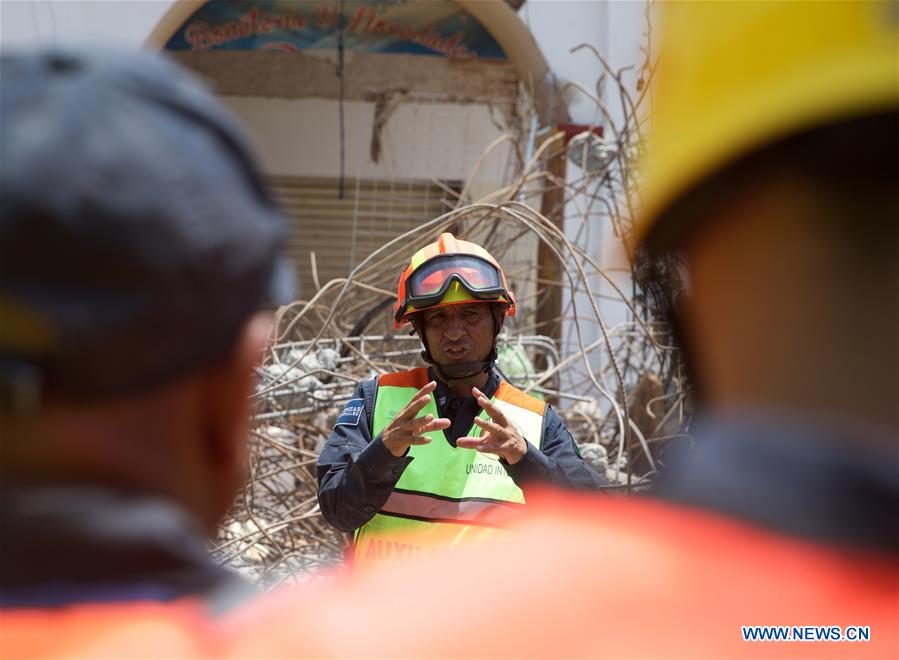 Número de vítimas mortais de terremoto no México sobe para 90