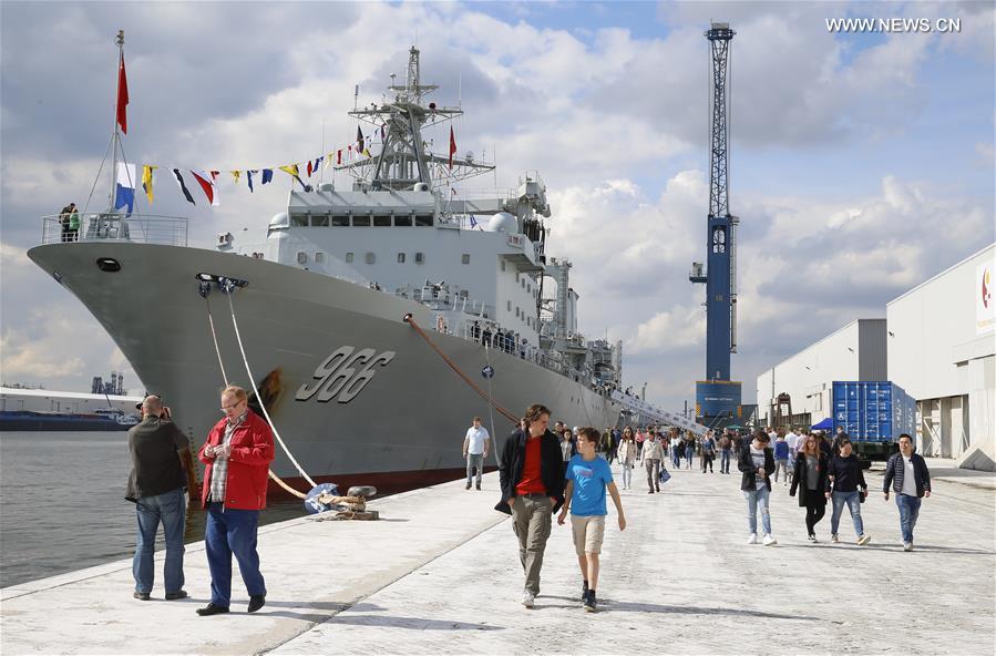 Fragatas da Marinha Chinesa abertas ao público geral no porto de Antuérpia