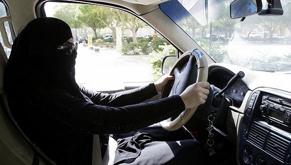 Arábia Saudita autoriza obtenção de licenças de condução a mulheres