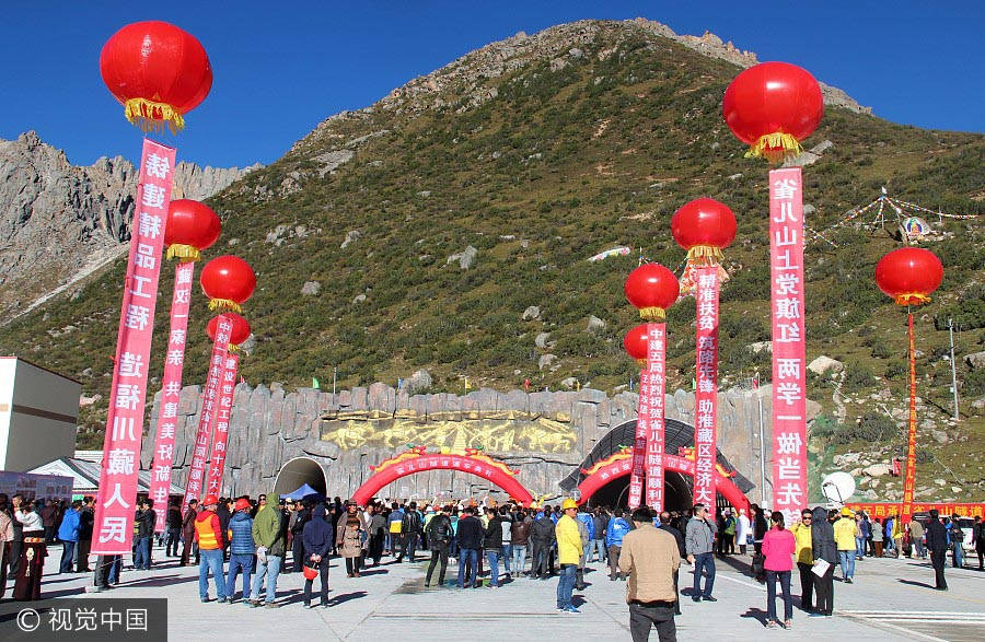 China inaugura túnel de mais alta altitude no mundo
