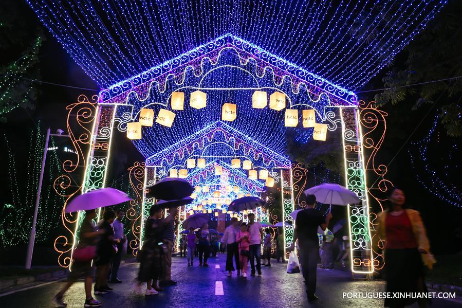 Festival de lanternas em Haining, no leste da China