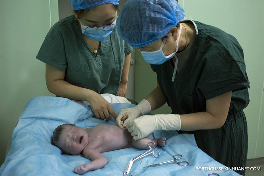 Em imagens: Primeiro bebê nascido no Dia Nacional