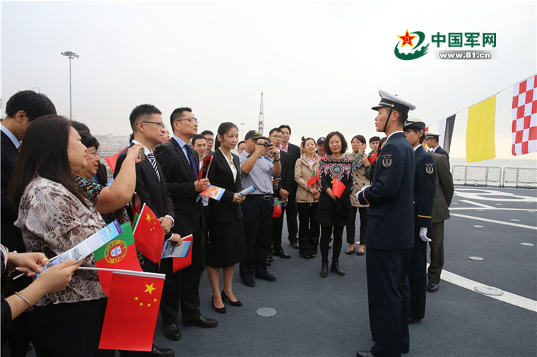 Navio de treinamento da marinha chinesa visita Portugal