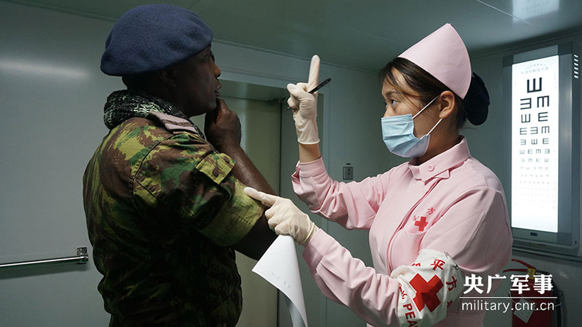 Navio hospital chinês oferece serviço médico a pacientes angolanos
