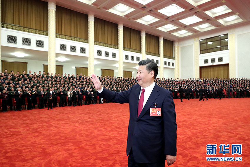 Xi Jinping reúne-se com representantes e participantes do 19º Congresso Nacional do PCCh