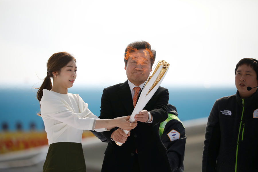 Chama olímpica chega na Coreia do Sul para Jogos de Inverno 2018
