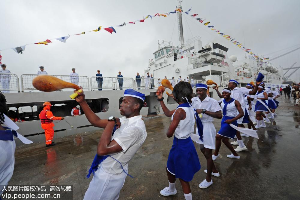 Navio-hospital chinês “Arco da Paz” chega a Moçambique