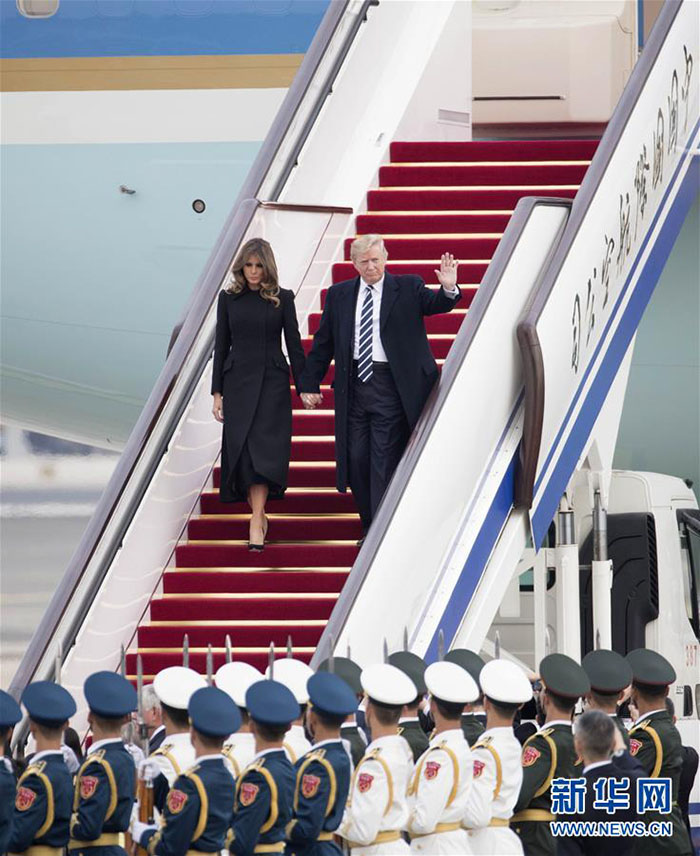 Trump chega a Beijing e inicia visita de Estado à China